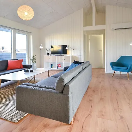 Three-bedroom In Hvide Sande * Bjerregård