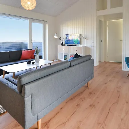 Σπίτι διακοπών Three-bedroom In Hvide Sande